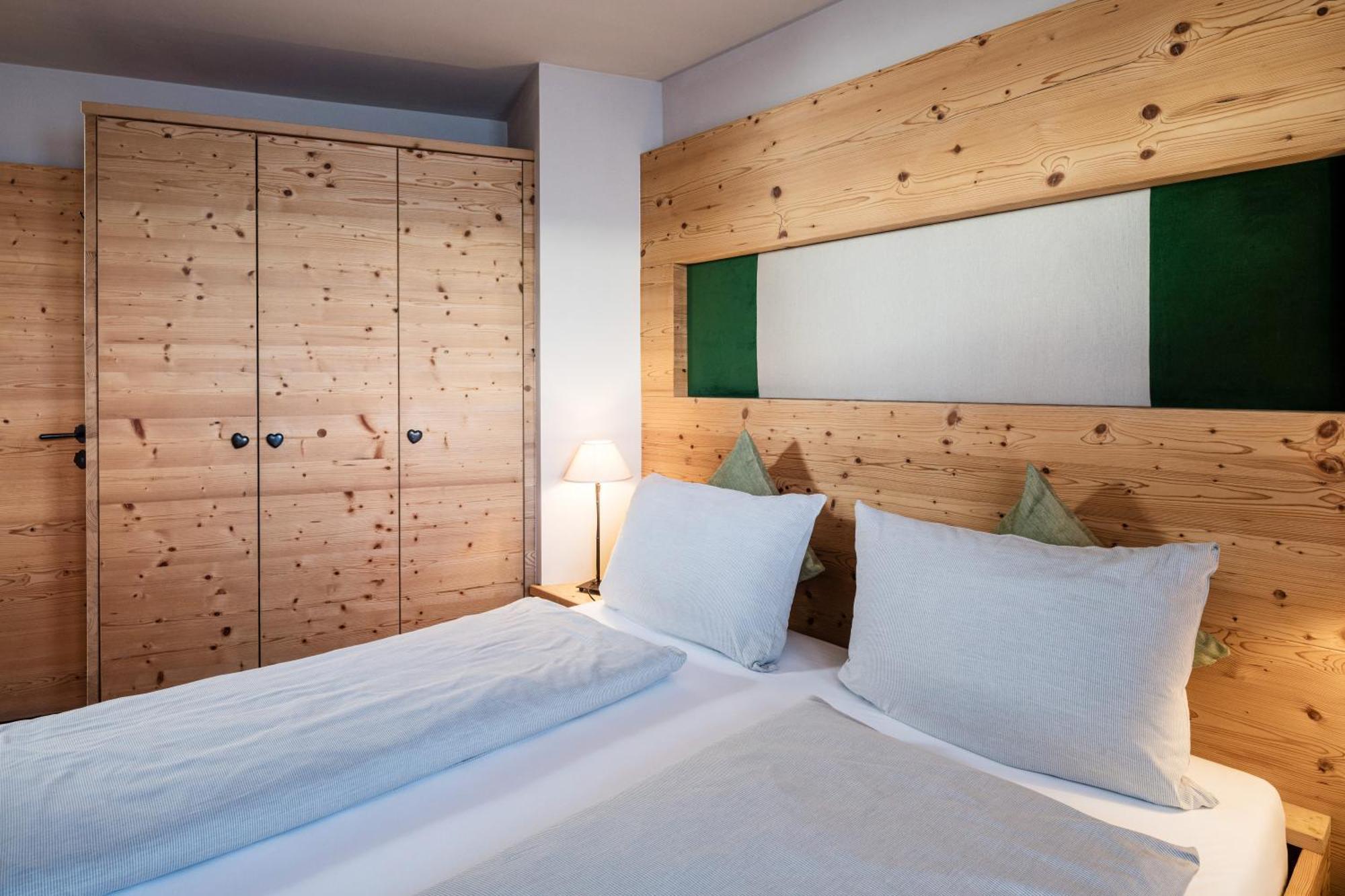 Nei Y Suredl Nevesole Aparthotel Корвара ин Бадия Стая снимка